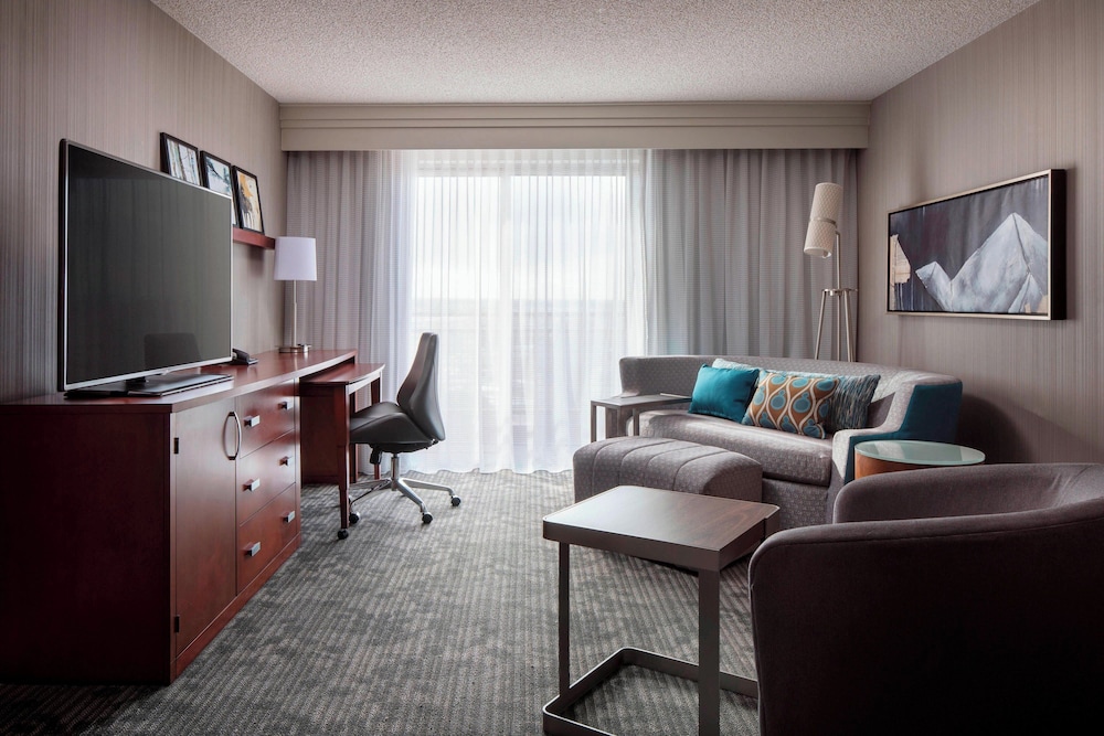 Courtyard by Marriott Denver Airport - photo 19