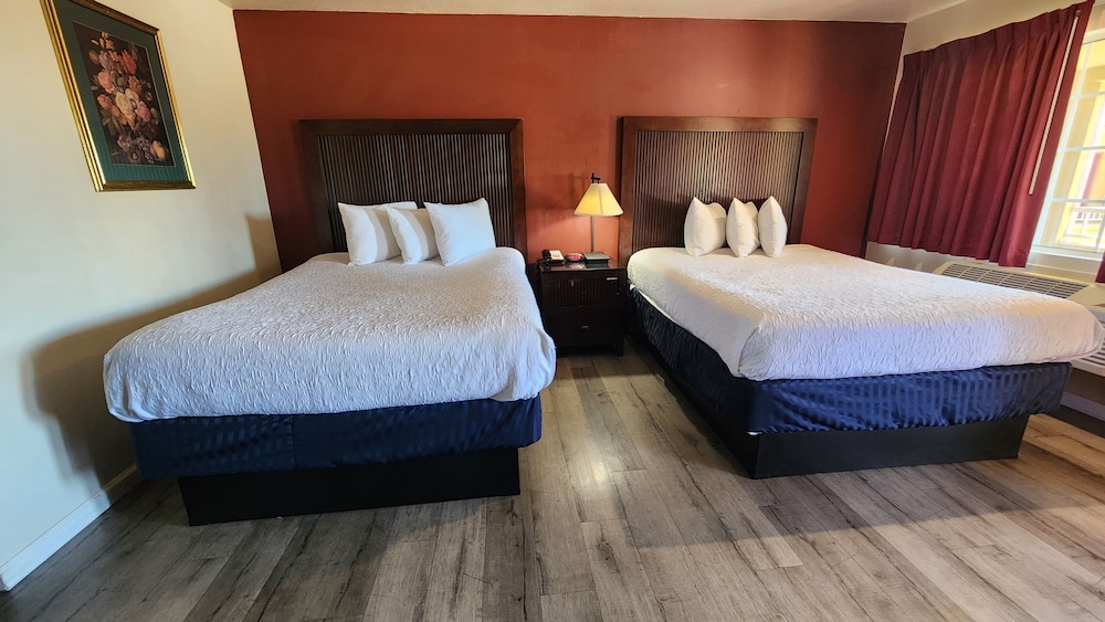 Mission Inn and Suites - photo 13