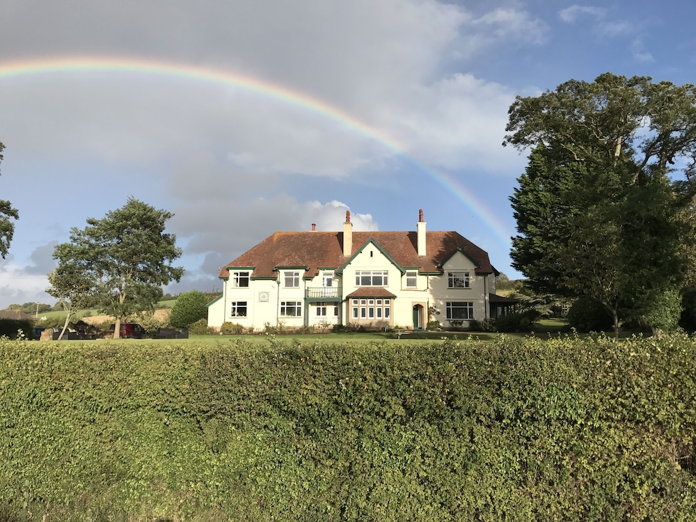 Cedar House — 4-Star Luxury Hotel in Minehead, United Kingdom