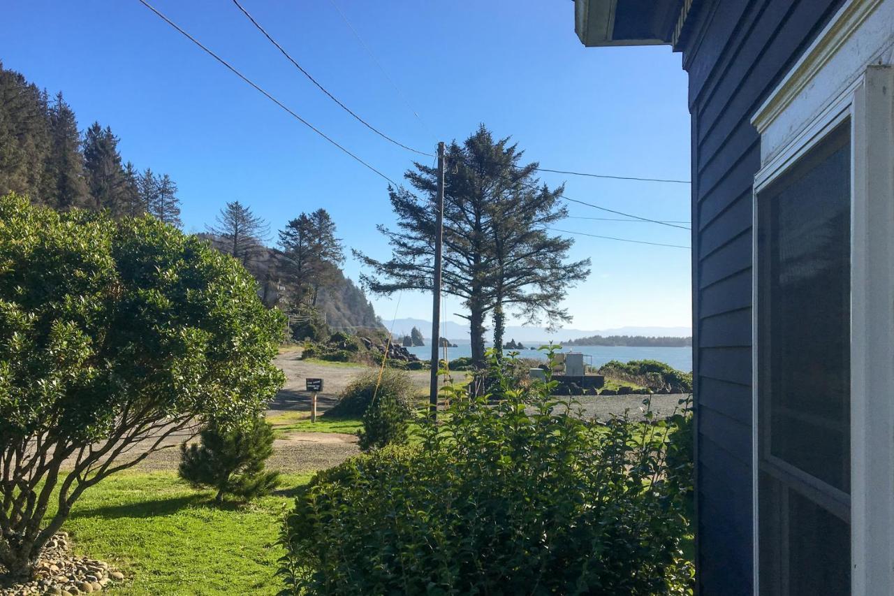 Cliff Retreat — Rockaway Beach