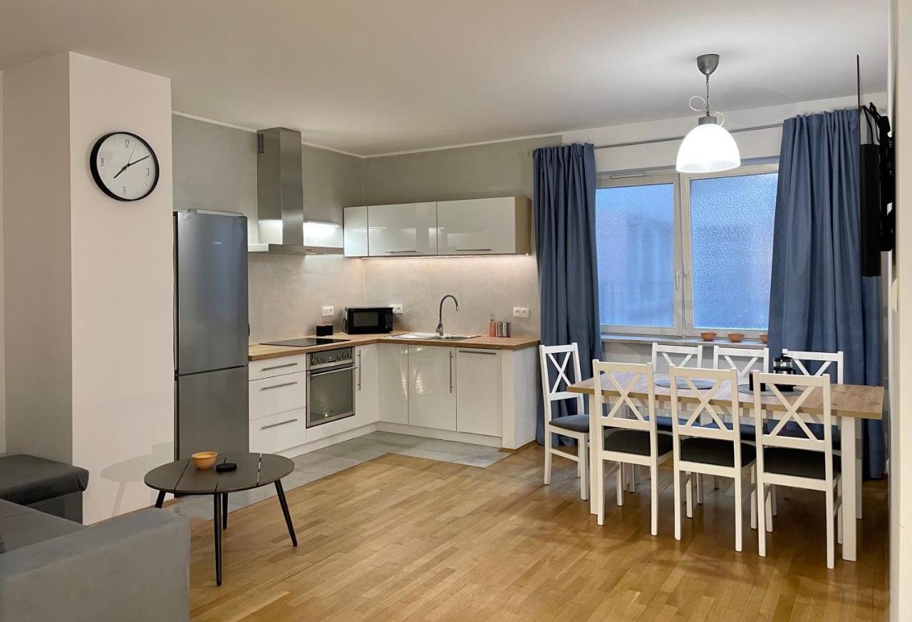 Apartament przy Atrium okolice stacji metra Rondo ONZ — 4-Star Luxury Hotel in Warsaw, Poland