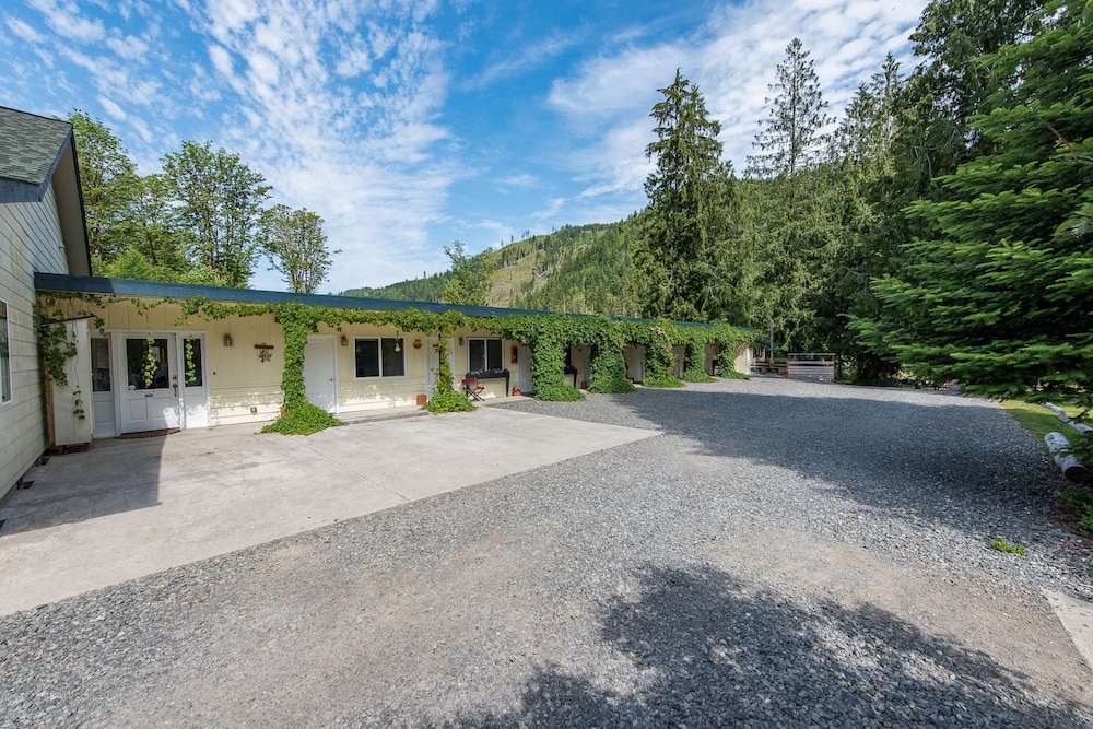 Emerald Valley Inn - photo 65