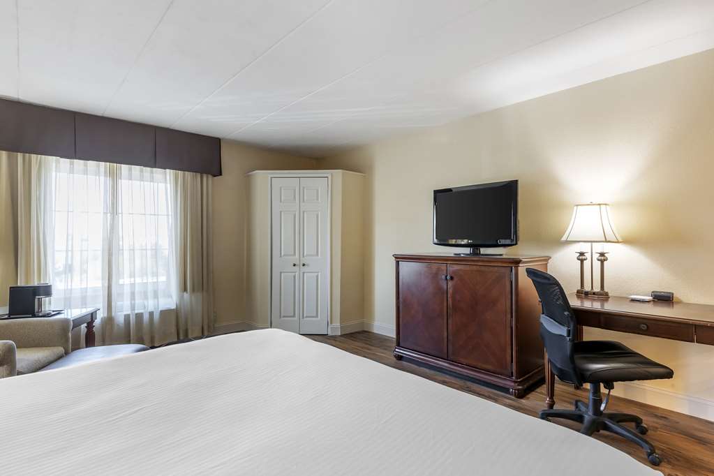 Best Western Plus Steeplegate Inn - photo 30