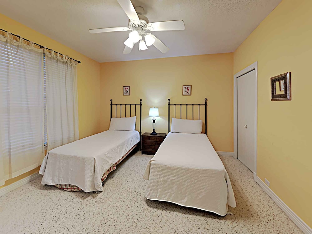 Beach Colony Resort East by Southern Vacation Rentals - photo 18