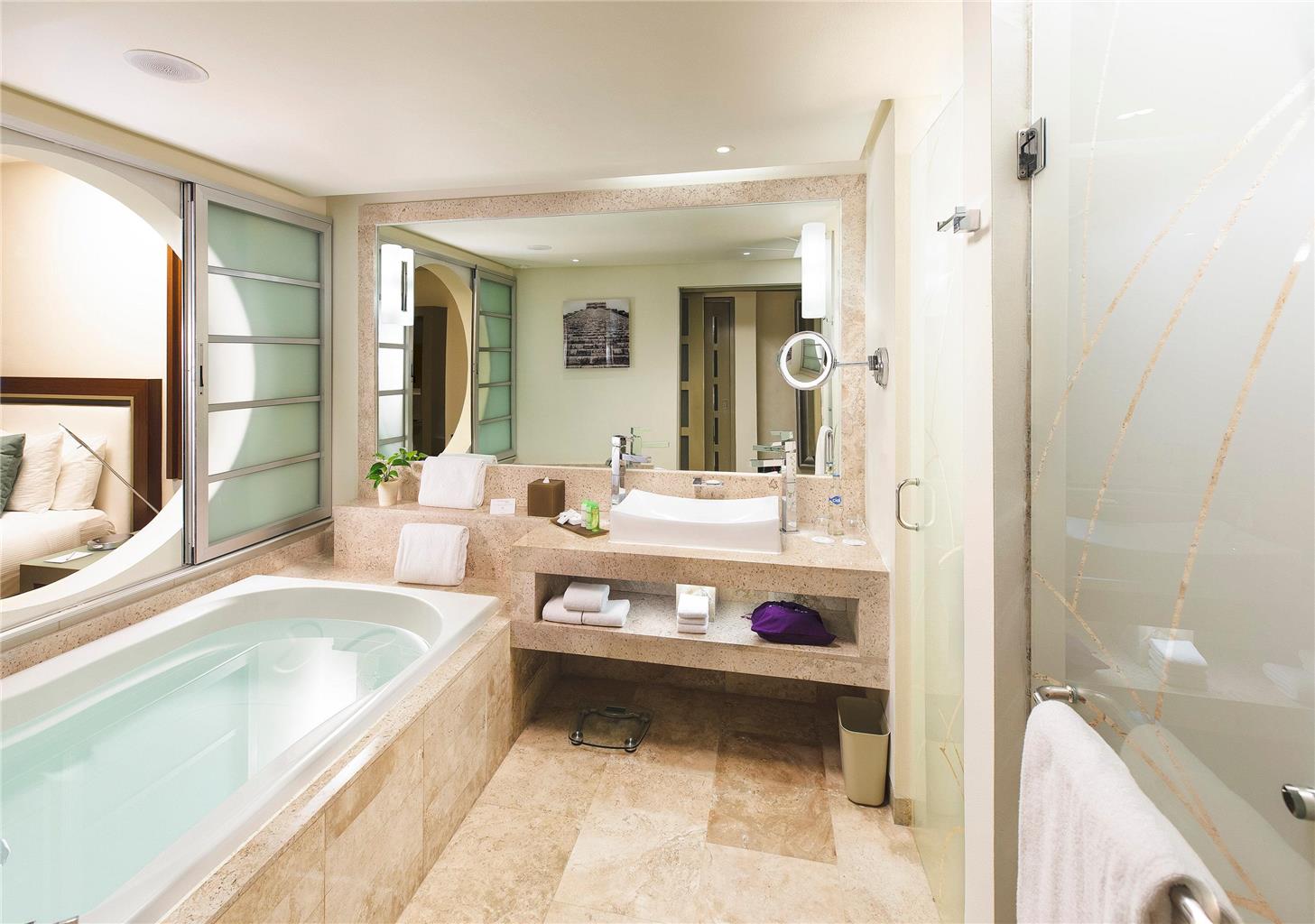 Guest room