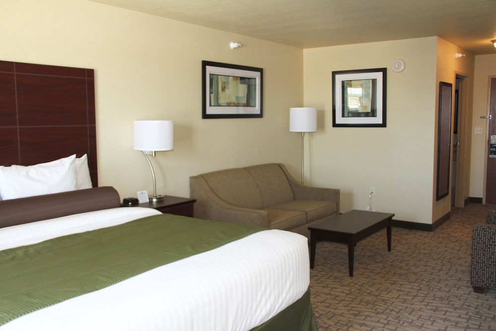 Cobblestone Hotel & Suites Devils Lake - photo 21
