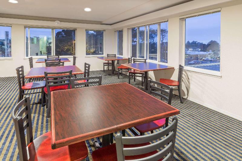 Travelodge by Wyndham Depoe Bay - photo 30