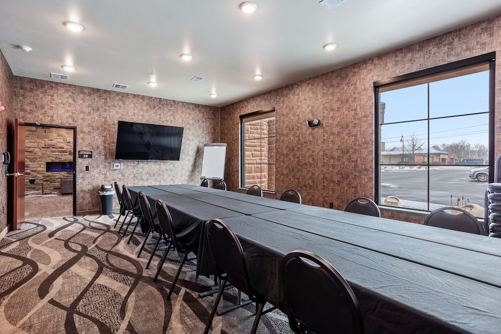 Cobblestone Hotel & Suites Little Chute - photo 48