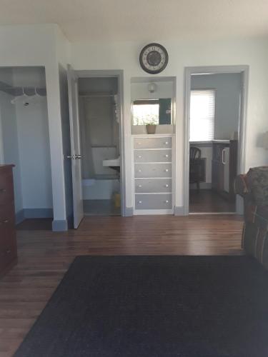 Eddy's Motel - photo 24
