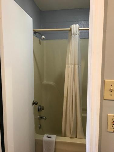 Sky Inn Hotel - photo 20