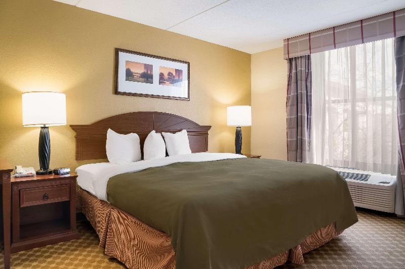 Quality Inn & Suites - photo 16