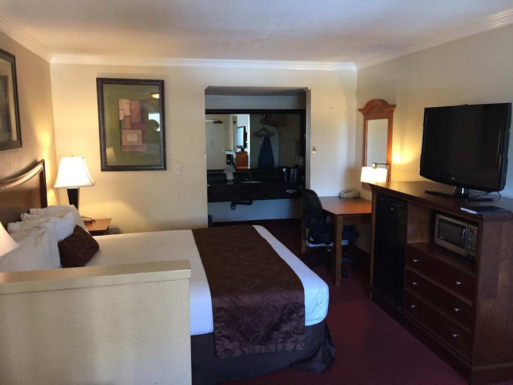 Chula Vista Inn - photo 22