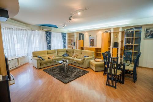 Artsy 3BR flat in Primaverii most exlcusive area — 4-Star Luxury Hotel in Bucharest, Romania