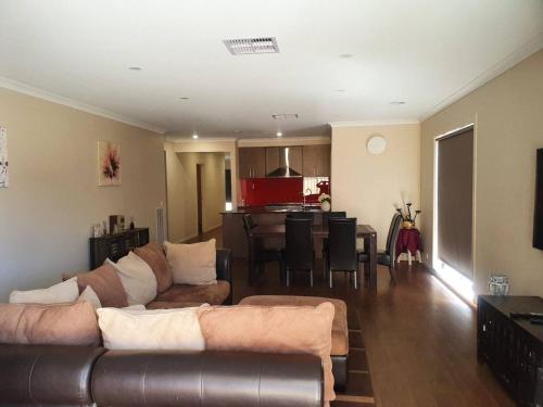 Ararat — hotel in Tarneit