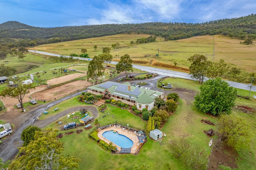 Bestbrook Mountain Resort - carbon neutral hotel in Warwick
