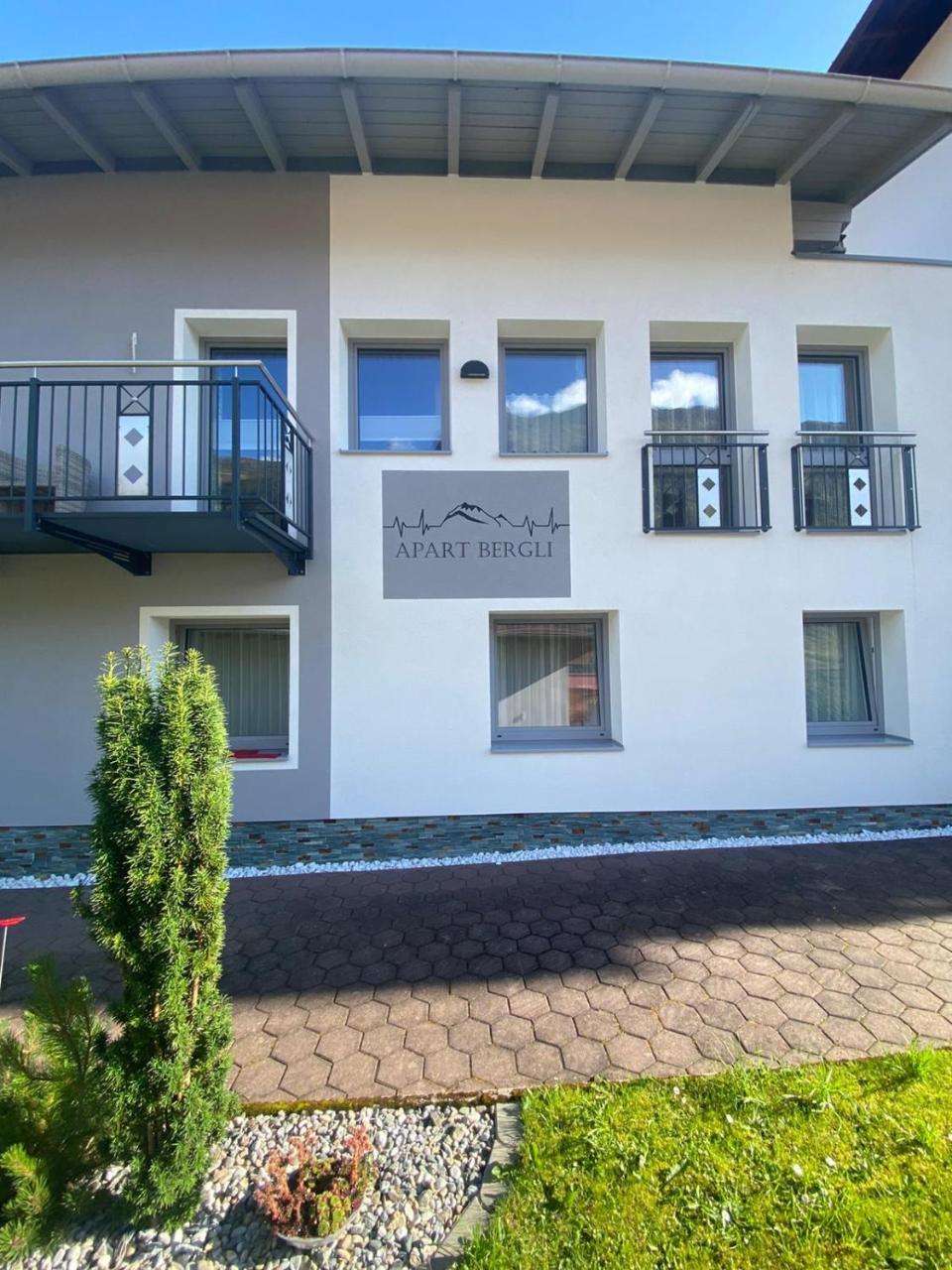 Apart Bergli Inklusiv Silvretta Card — 4-Star Luxury Hotel in Galtuer, Austria