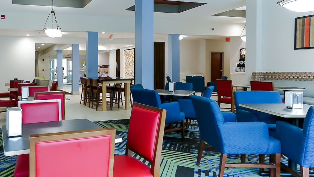 Holiday Inn Express St. Petersburg North by IHG - photo 29