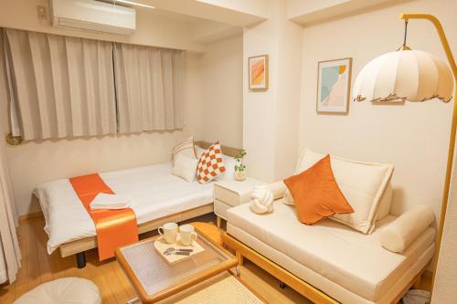 Higashi Nakano train 2 stops to Shinjuku up to 3 people — 4-Star Luxury Hotel in Tokyo, Japan