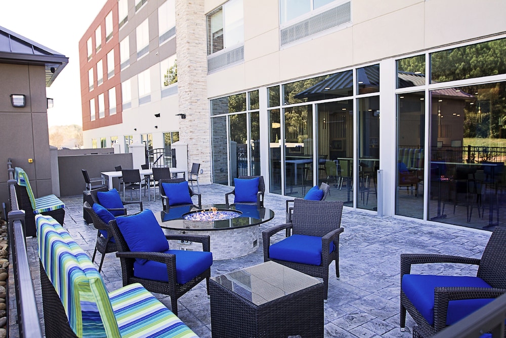 Holiday Inn Express & Suites Greenwood Mall by IHG - photo 31