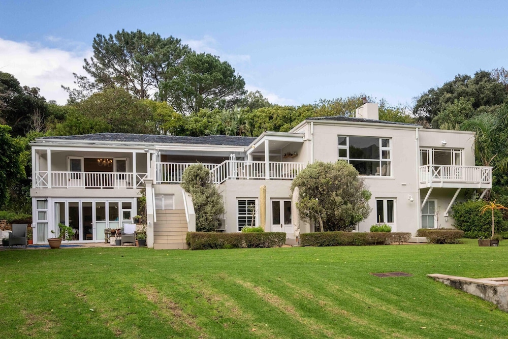 Unique Villa With Pool and Tennis Court