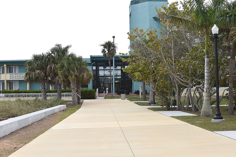 Punta Gorda Waterfront Hotel and Suites - photo 34