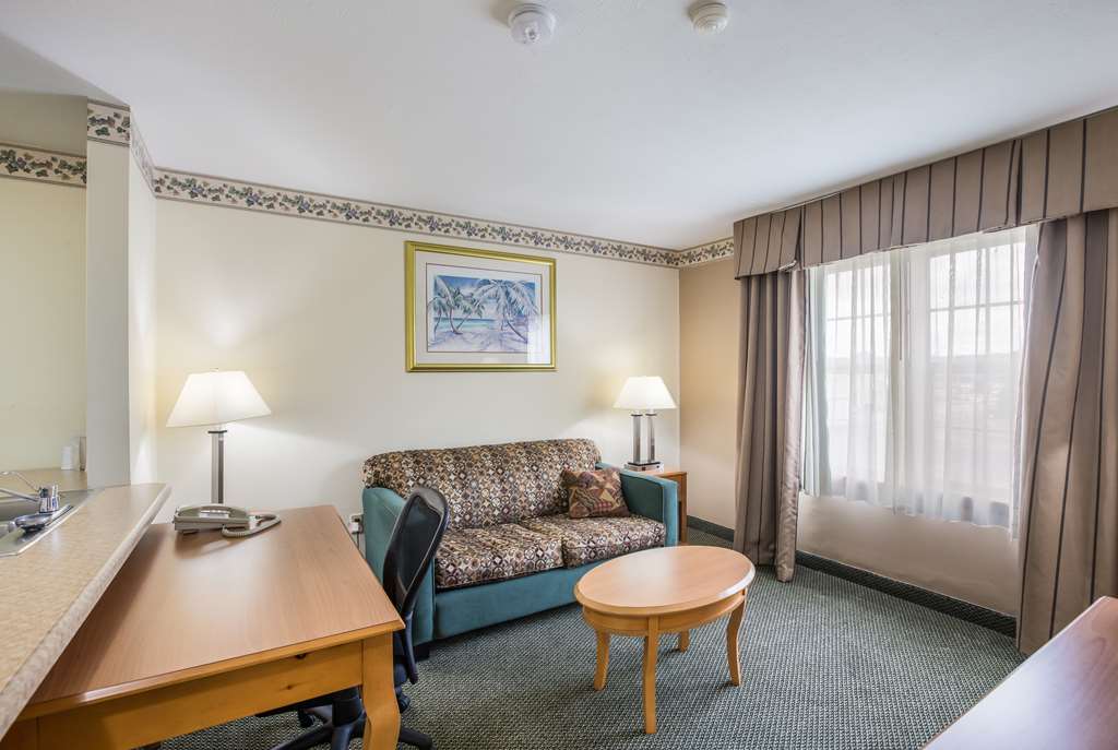 Americas Best Value Inn & Suites Three Rivers - photo 18