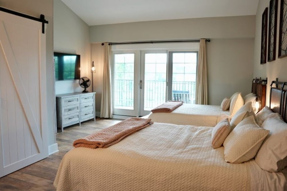 Tall Oaks Resort — hotel in Willoughby
