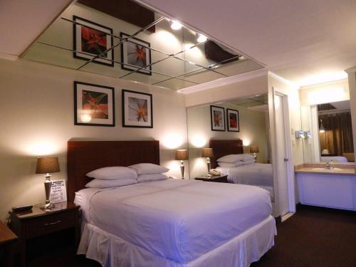 Commack Inn - photo 4