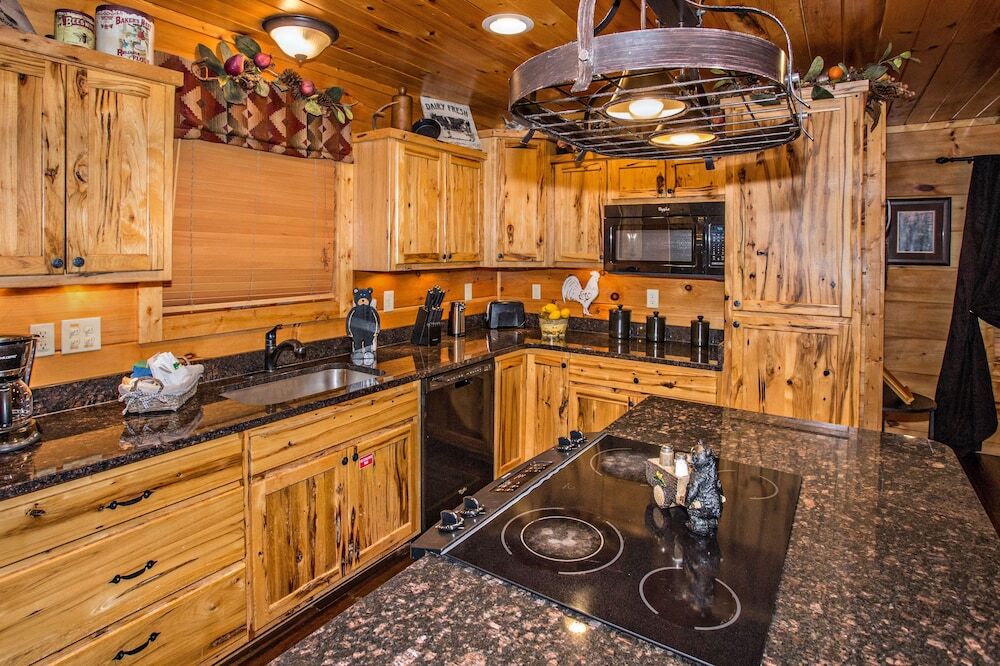 Where Eagles Fly 4 Br Cabin — 4-Star Luxury Hotel in Sevierville, United States