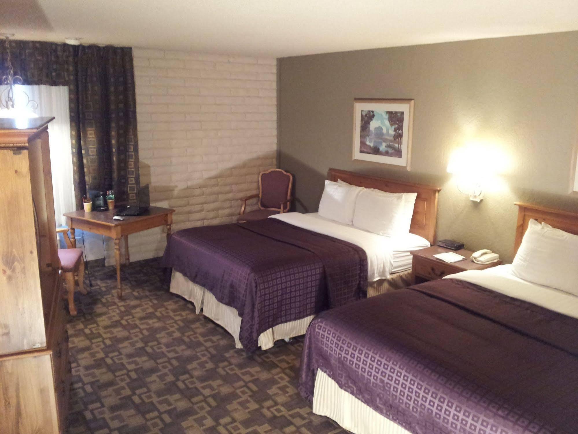 FairBridge Inn Suites & Outlaw Conference Center Kalispell - photo 9
