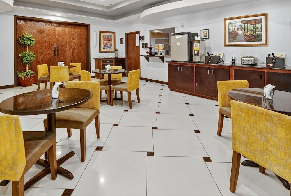 Robinson Inn and Suites - photo 23