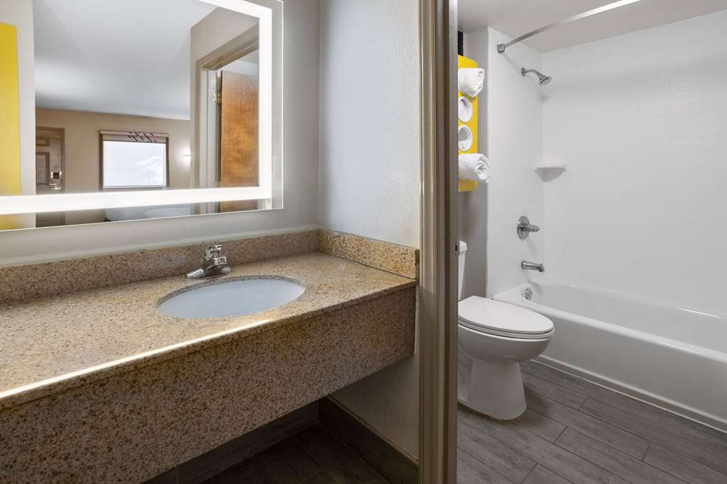 Days Inn by Wyndham Acworth - photo 22