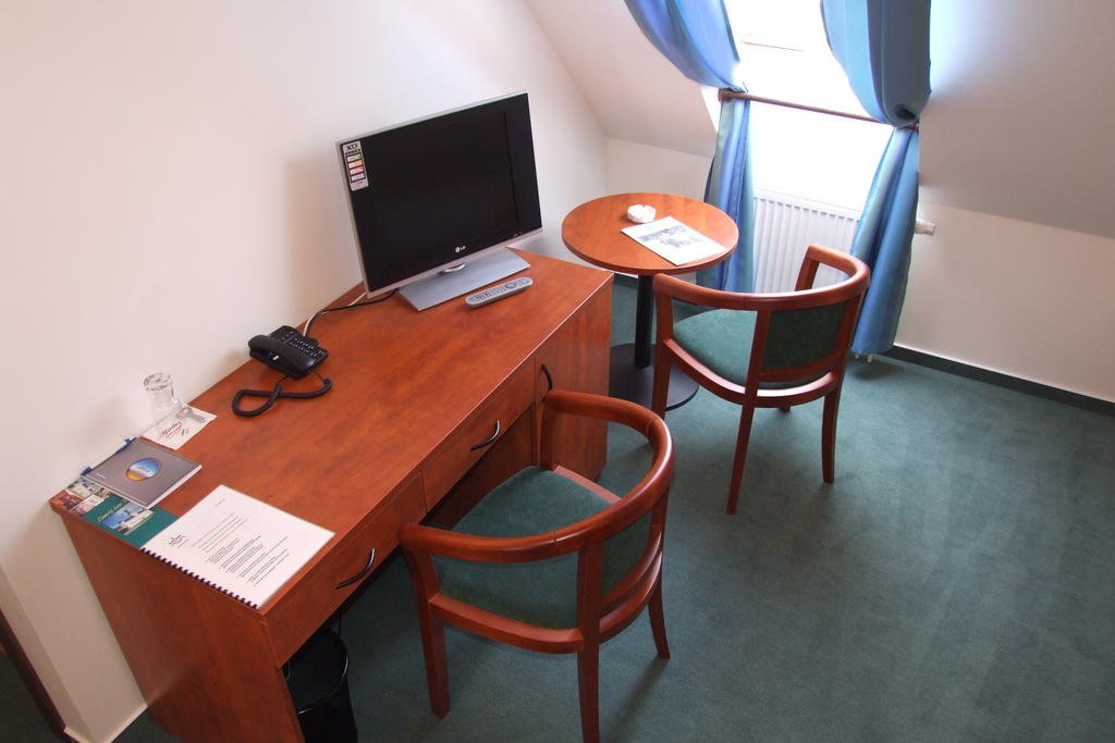 Depandance vedlejší budova u Zámku Třešť — hotel in Trest