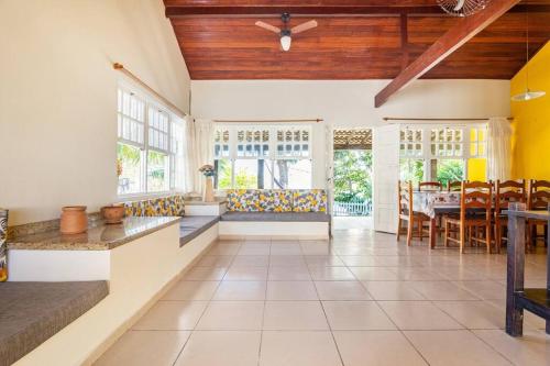 Casa 4 quartos 2 suítes piscina e acessibilidade Frente para a lagoa