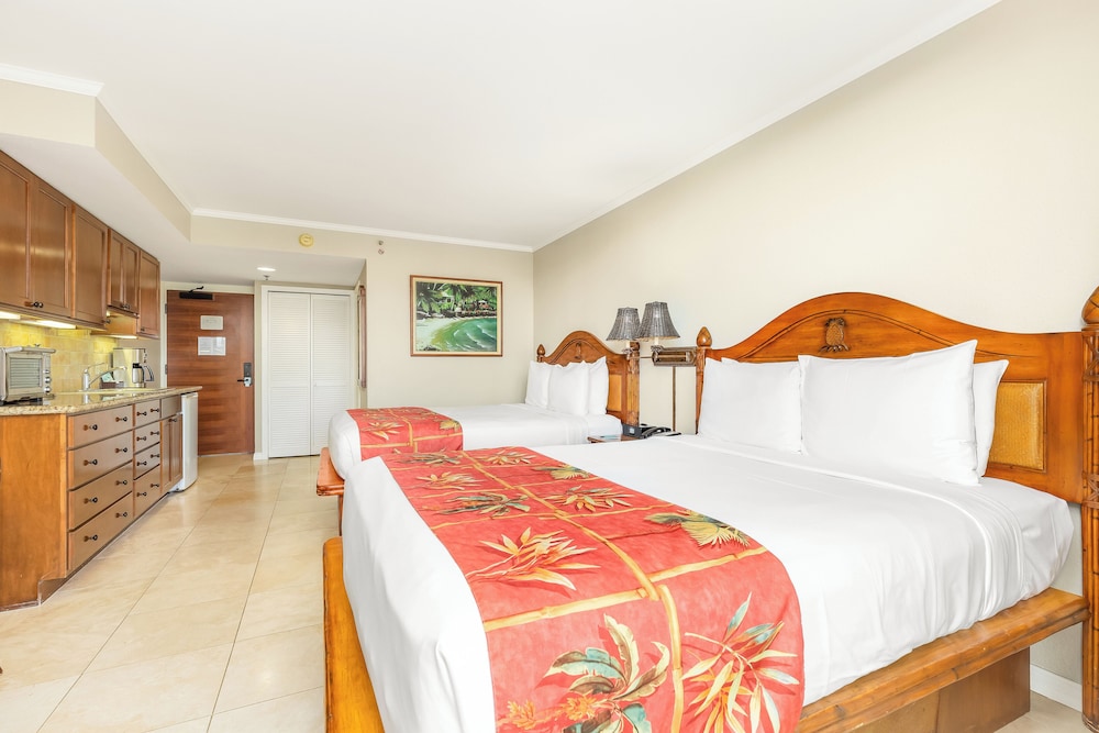 Luana Waikiki Hotel & Suites - photo 49
