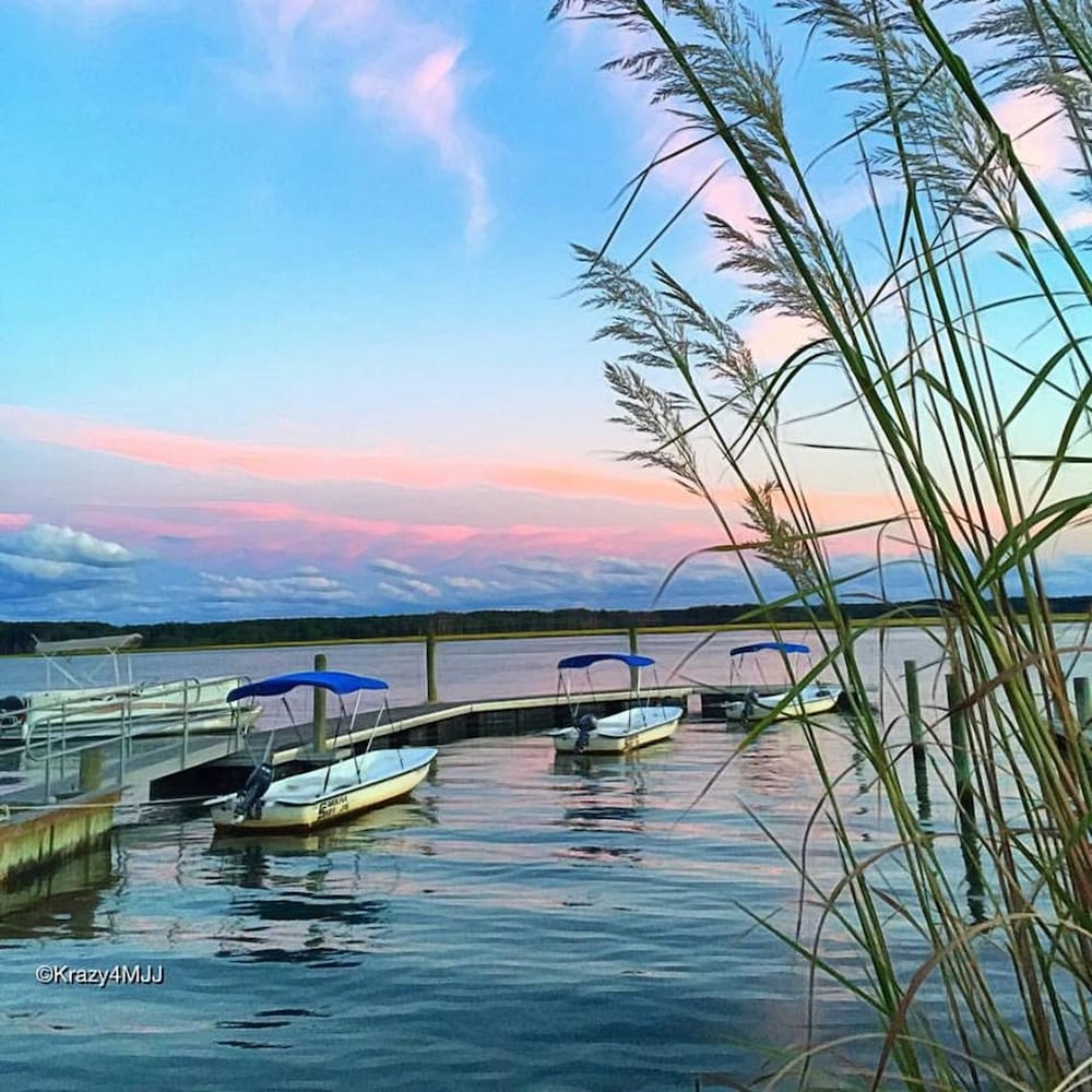 Snug Harbor Marina and Hotel - photo 17