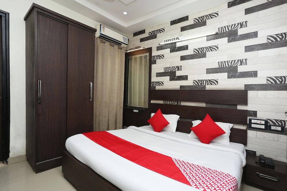 Hotel Galaxy by OYO Rooms — hotel in Sirsa