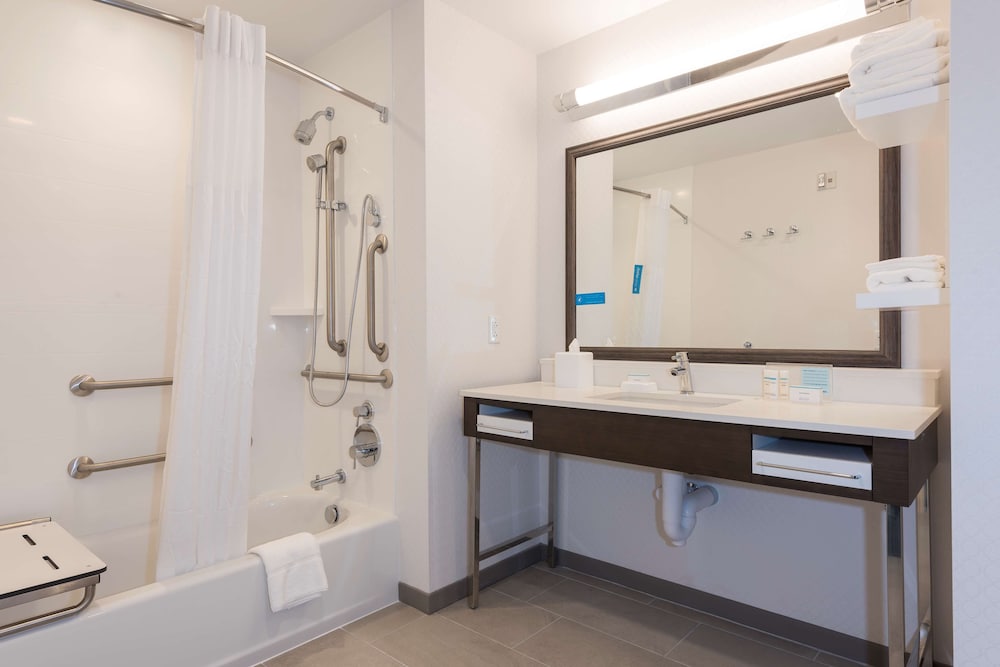Hampton Inn & Suites Indianapolis Keystone - photo 24