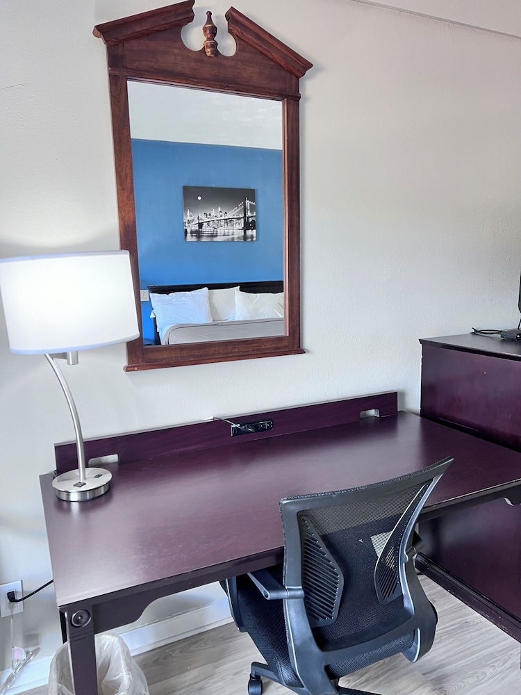 Knights Inn Dillard - photo 10