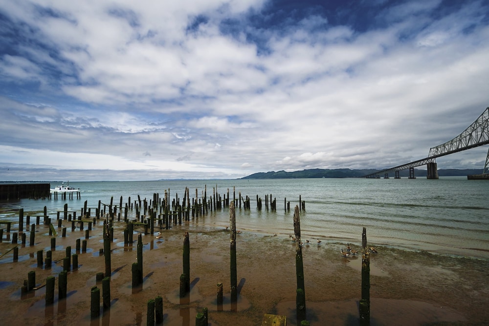 Cannery Pier Hotel & Spa - photo 121