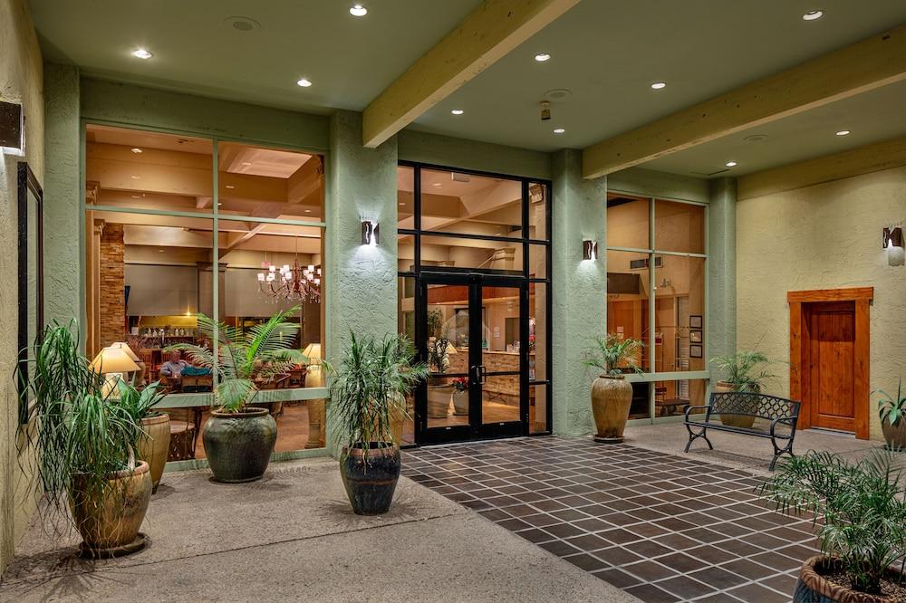 Pueblo Inn - photo 18