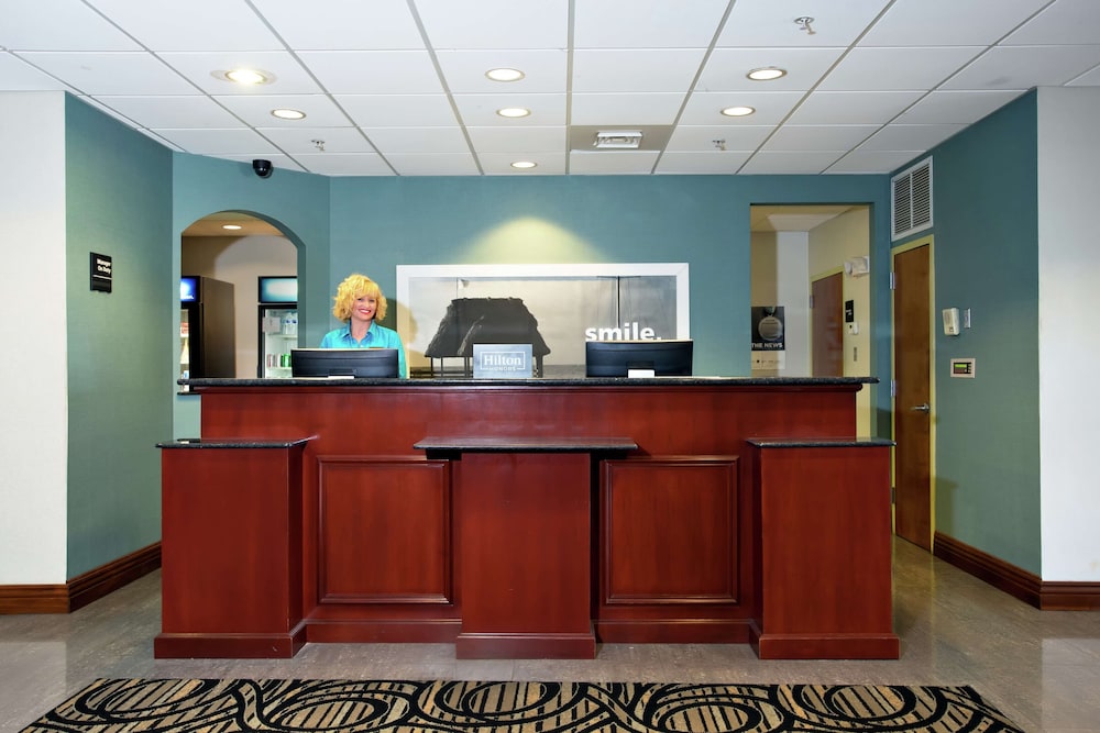 Hampton Inn & Suites Ft. Pierce - photo 4
