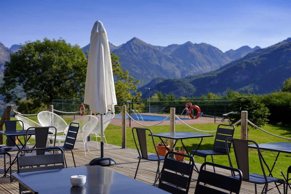 Piedrafita Mountain - carbon neutral hotel in Biescas