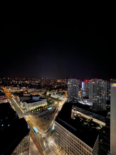 Eurovea Tower 31 Floor Sky Apartment — Bratislava