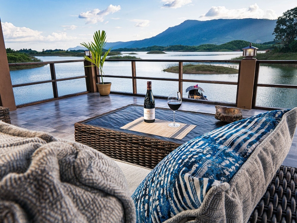 Green View Resort - carbon neutral hotel in Vangviang