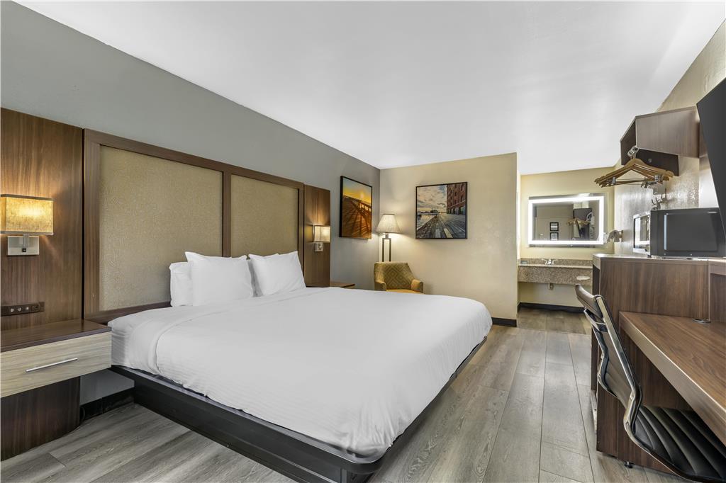 Best Western Salisbury Plaza - photo 37