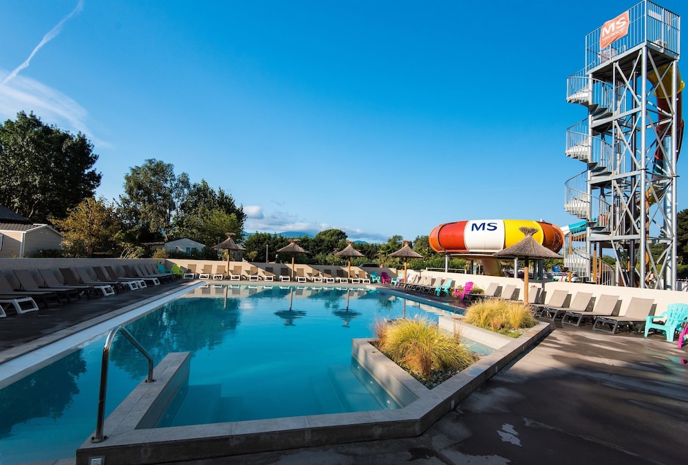 Camping Club Le Littoral — 5-Star Luxury Hotel in Argelers, France