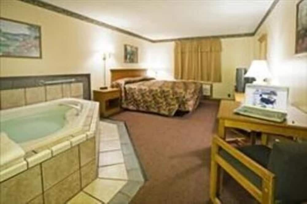 Americas Best Value Inn & Suites Thief River Falls - photo 9