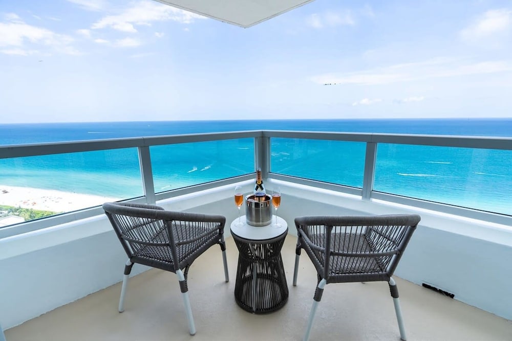 Fontainebleau Miami Beach Private Luxury Suites - photo 441