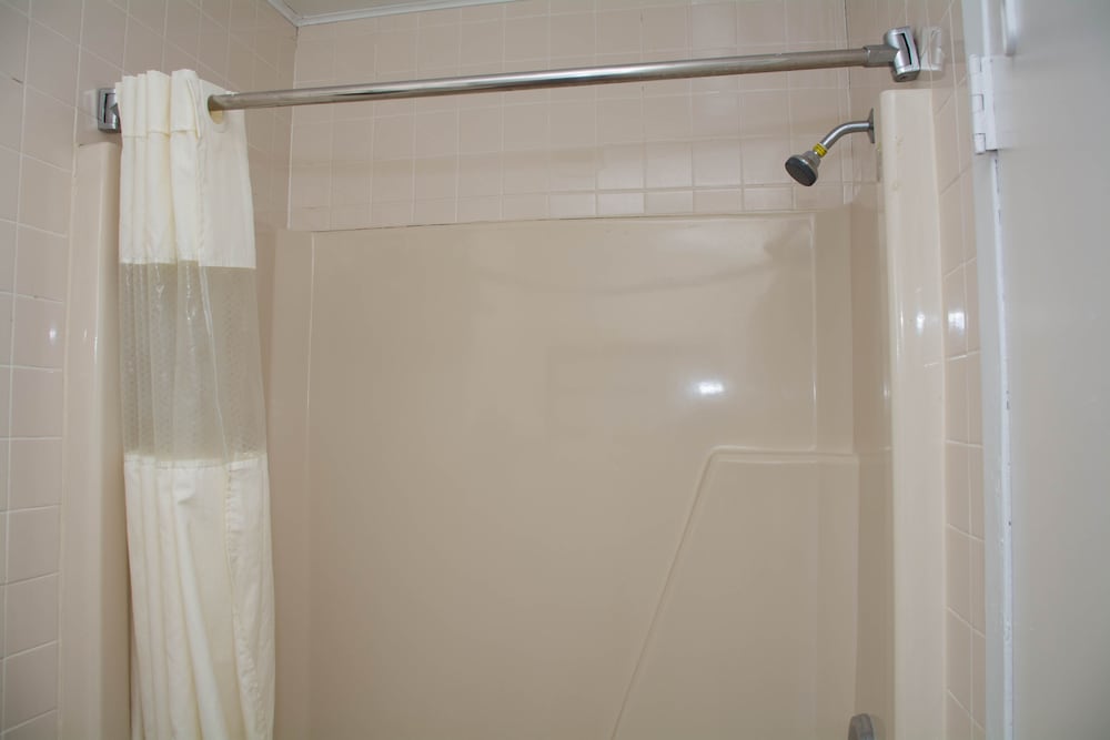 Atlantic Inn & Suites - photo 37